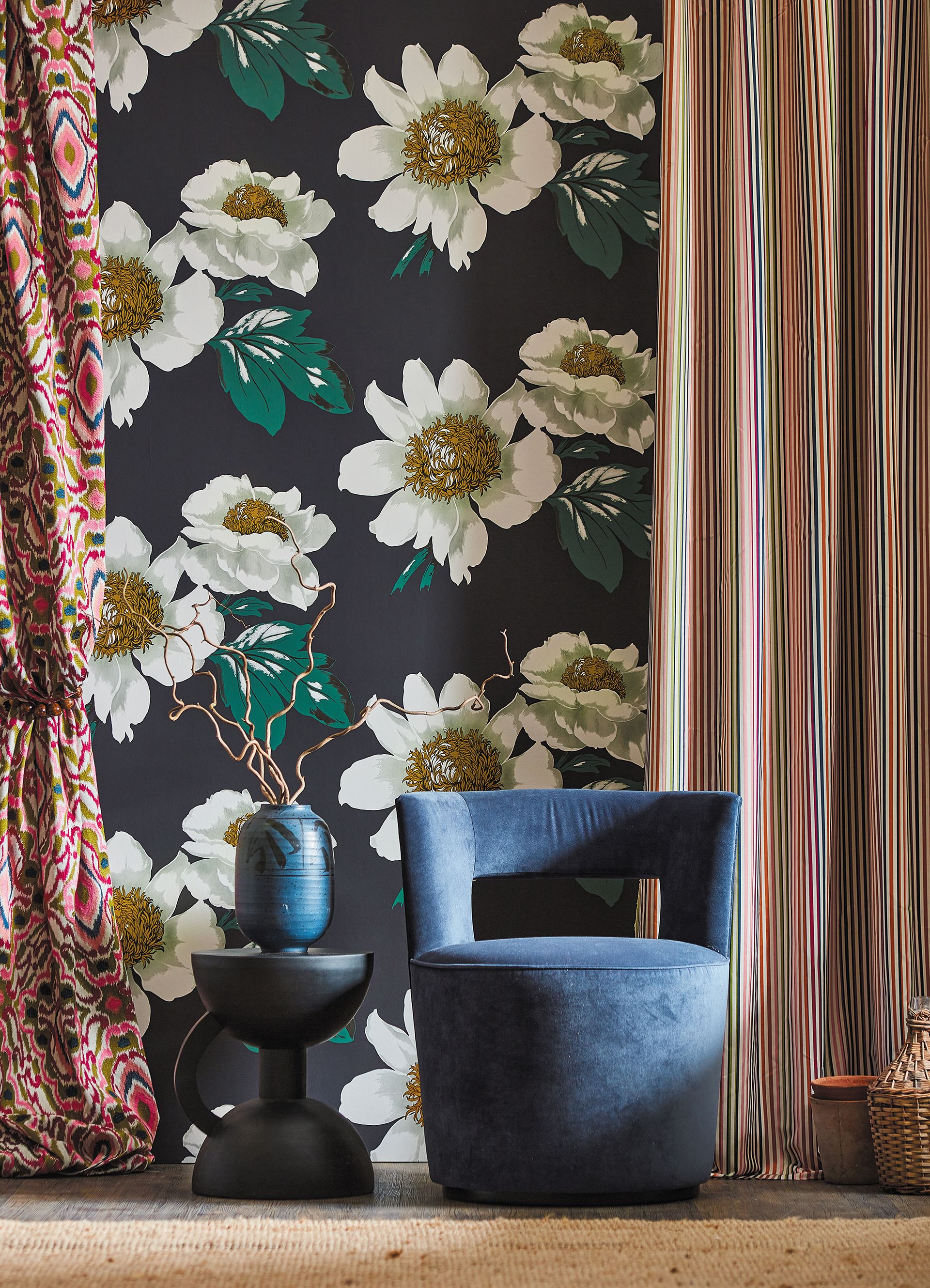 Paeonia wallpaper by Harlequin