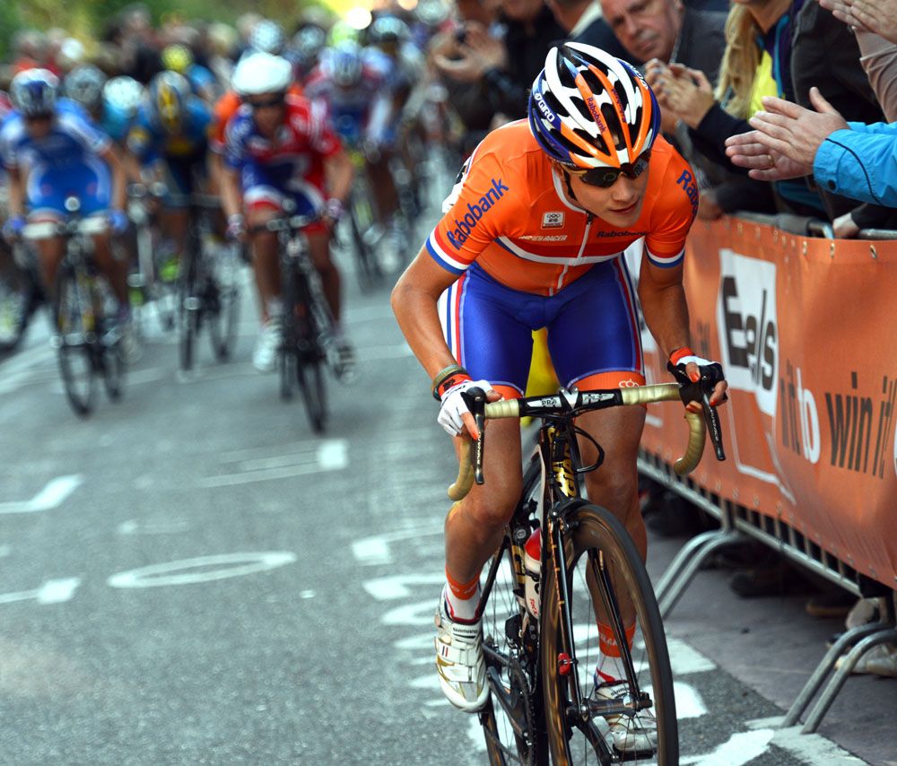 Unstoppable Vos wins women's world road race title Cycling Weekly