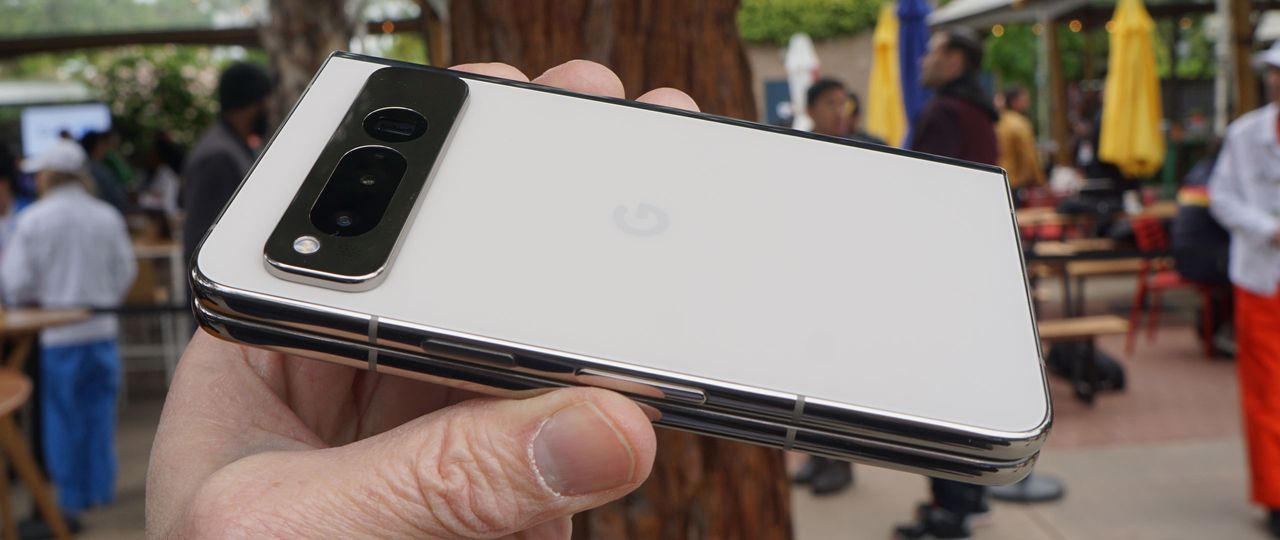 Google Pixel Fold listing