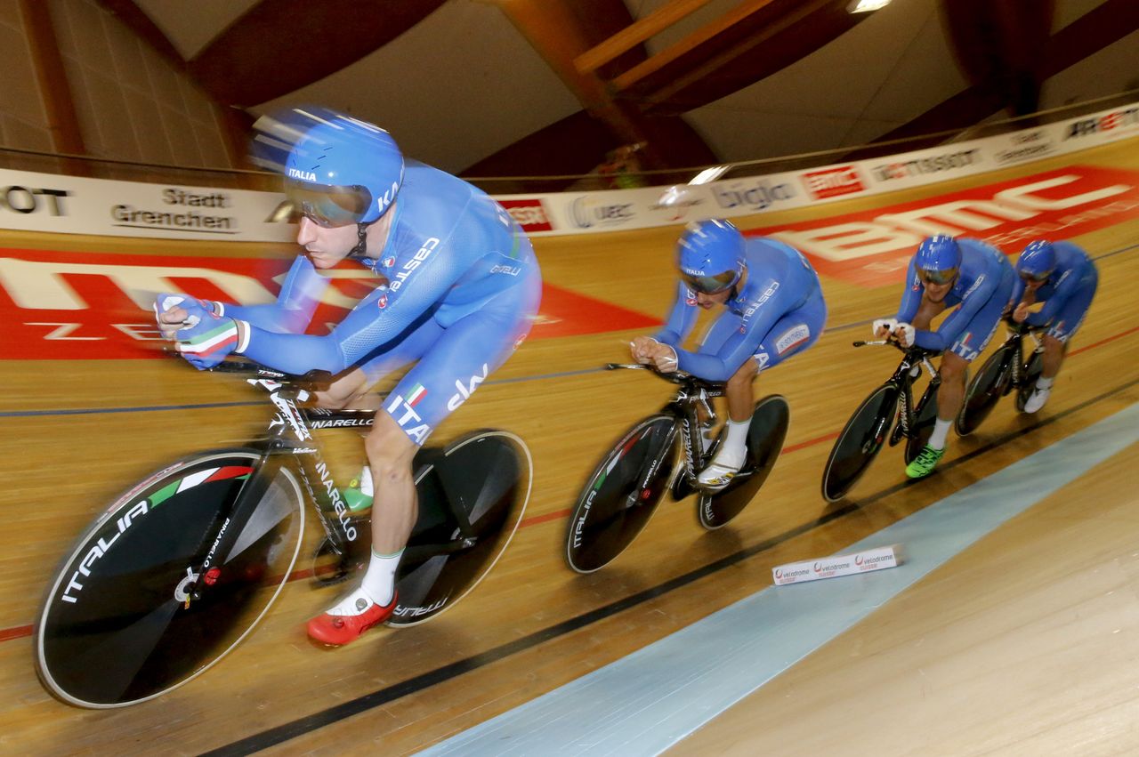 Italy in their team pursuit effort