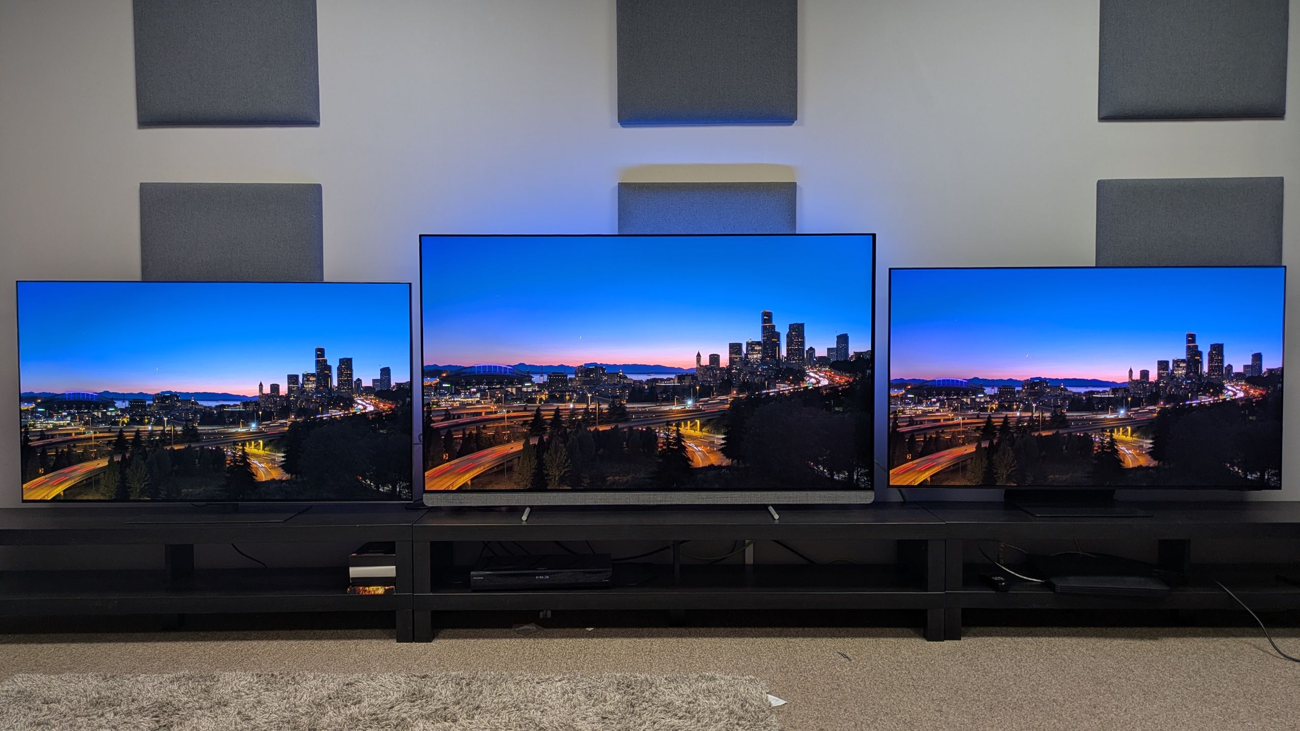 Bu üst düzey OLED TV’yi LG ve Samsung modelleriyle yan yana koydum ve onu ilk tercihim yapan iki gizli silahı var