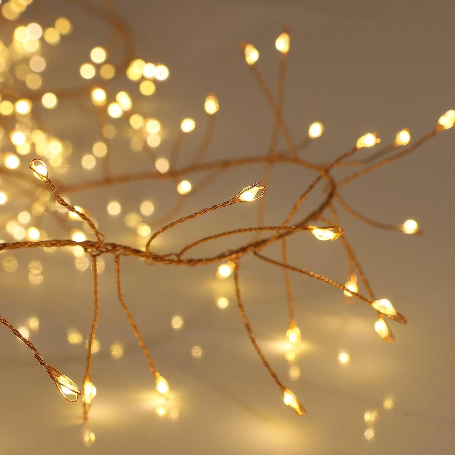 Qbis Warm White Cluster Lights, 200 Leds on Thin Copper Wire. Multifunction Cluster Fairy Lights With Remote and Timer. 2m of Usb Plugin Christmas String Light With Memory.