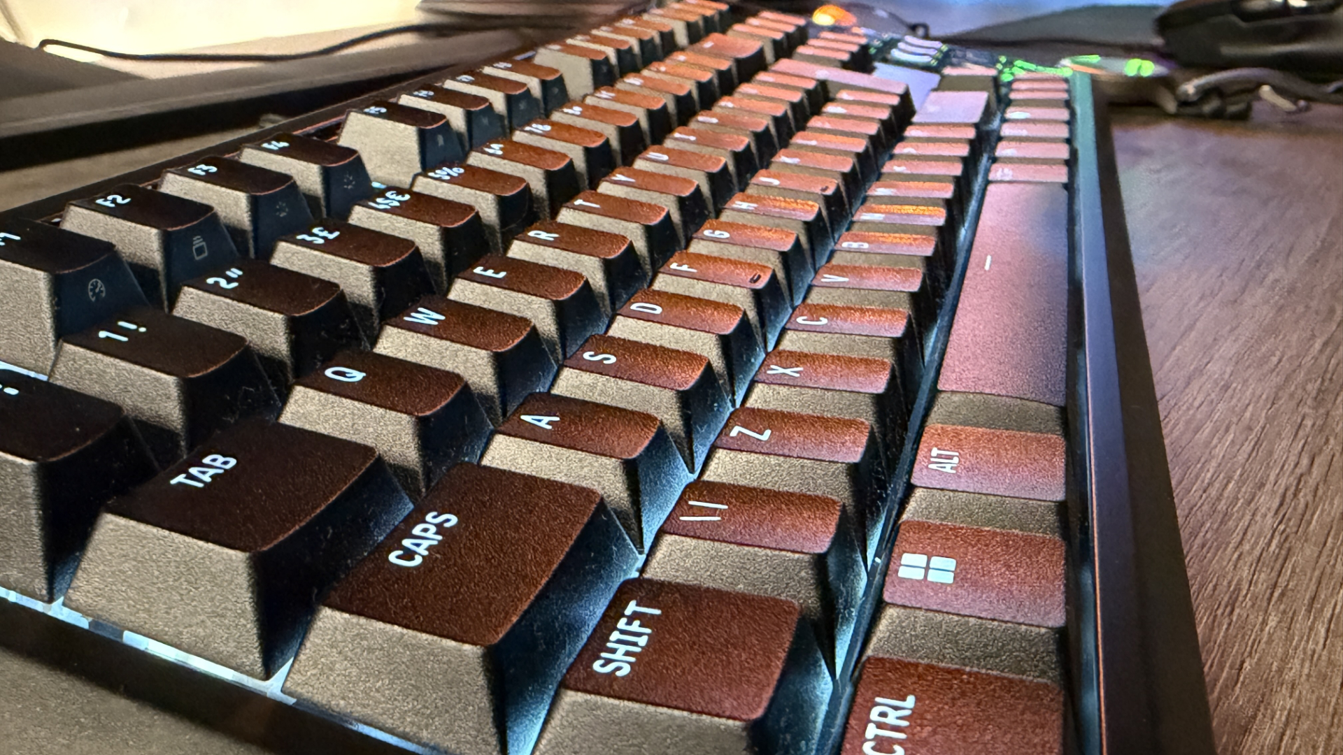 Corsair Galleon 100 SD keyboard on wooden desk