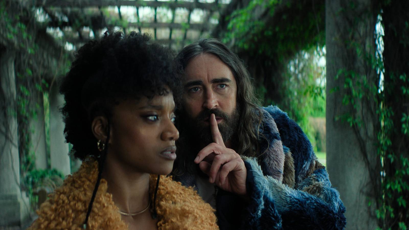 Yootha Wong-Loi-Sing and Lee Pace in Foundation season 3 episode 3.