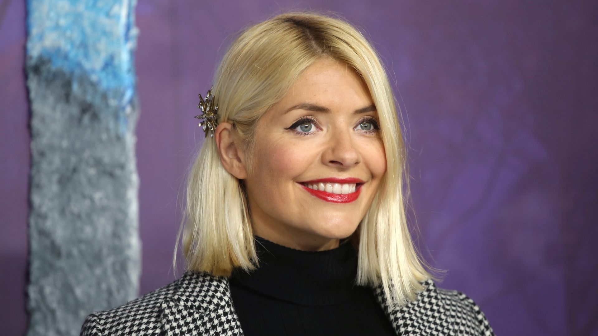 Holly Willoughbys Makeup And Skincare What Does The This Morning 