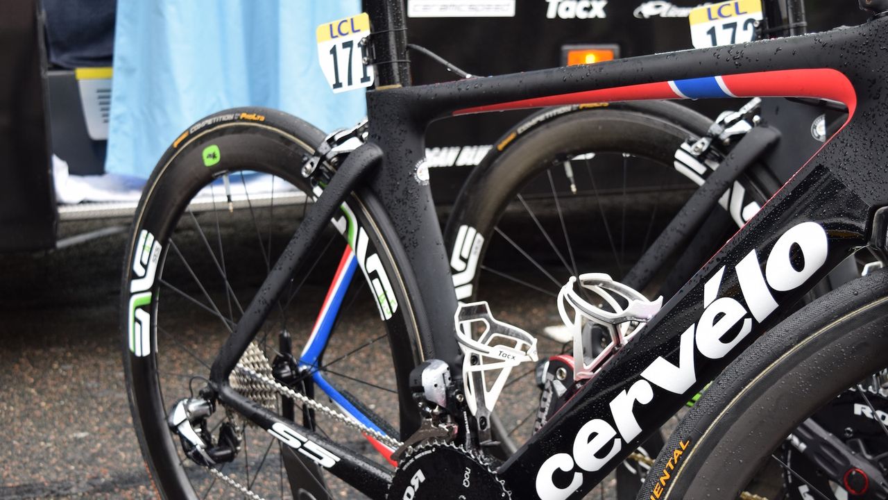 Boasson Hagen's frame features the Norwegian flag inside the stays and forks, as well as under the top tube