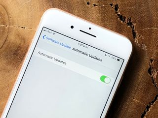 iOS 12 automatic update settings