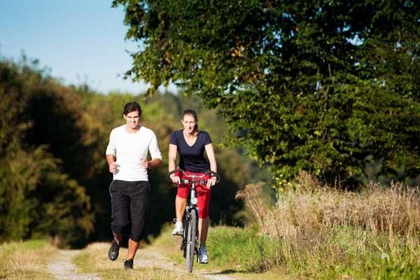 couple-jogging-101112-02