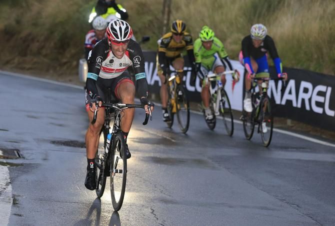 Fabian Cancellara (RadioShack - Leopard) gives it a shot