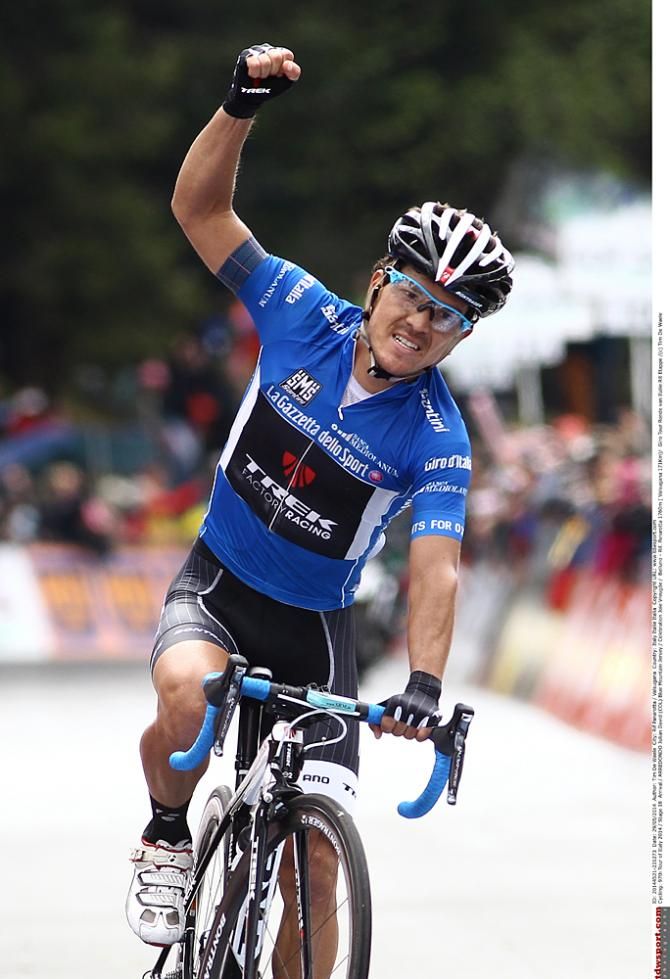 Julian Arredondo (Trek Factory Racing) in the blue climber's jersey