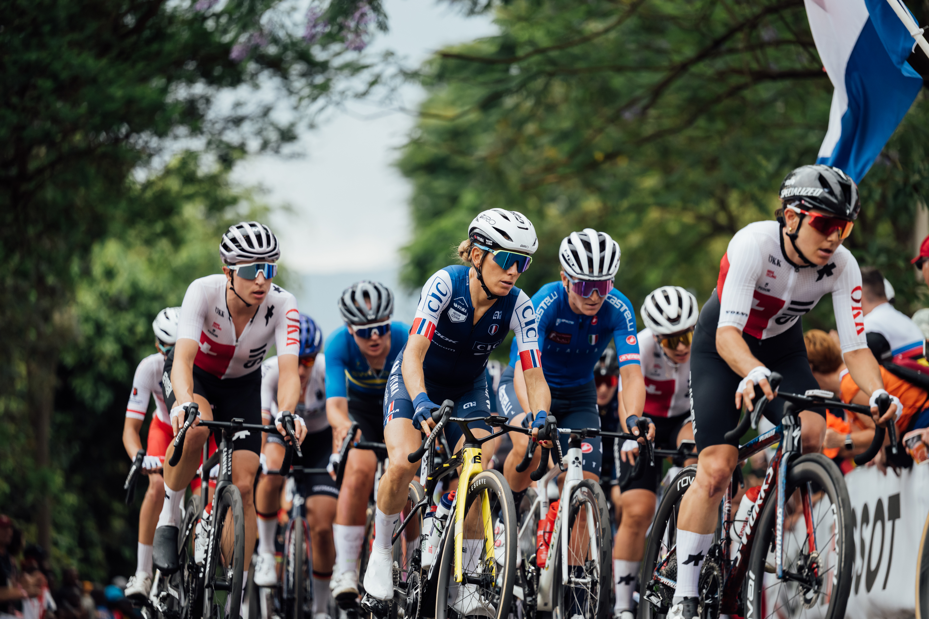 Pauline Ferrand-Prevot (Francia) y Elisa Longo Borghini (Italia) en el Campeonato Mundial de la Carretera UCI