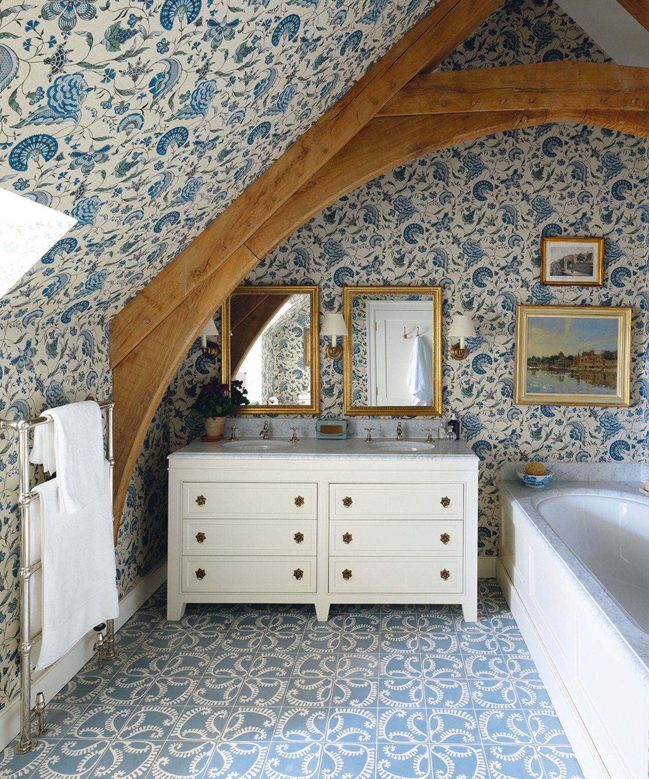 Antique bathroom ideas: 5 ways to add vintage charm and delight | Homes ...