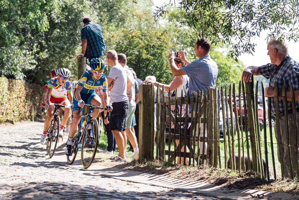 Emma Johansson (Sweden) leads Kasia Niewiadoma (Poland) across the cobbles.