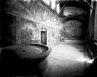 Pompeii stucco baths