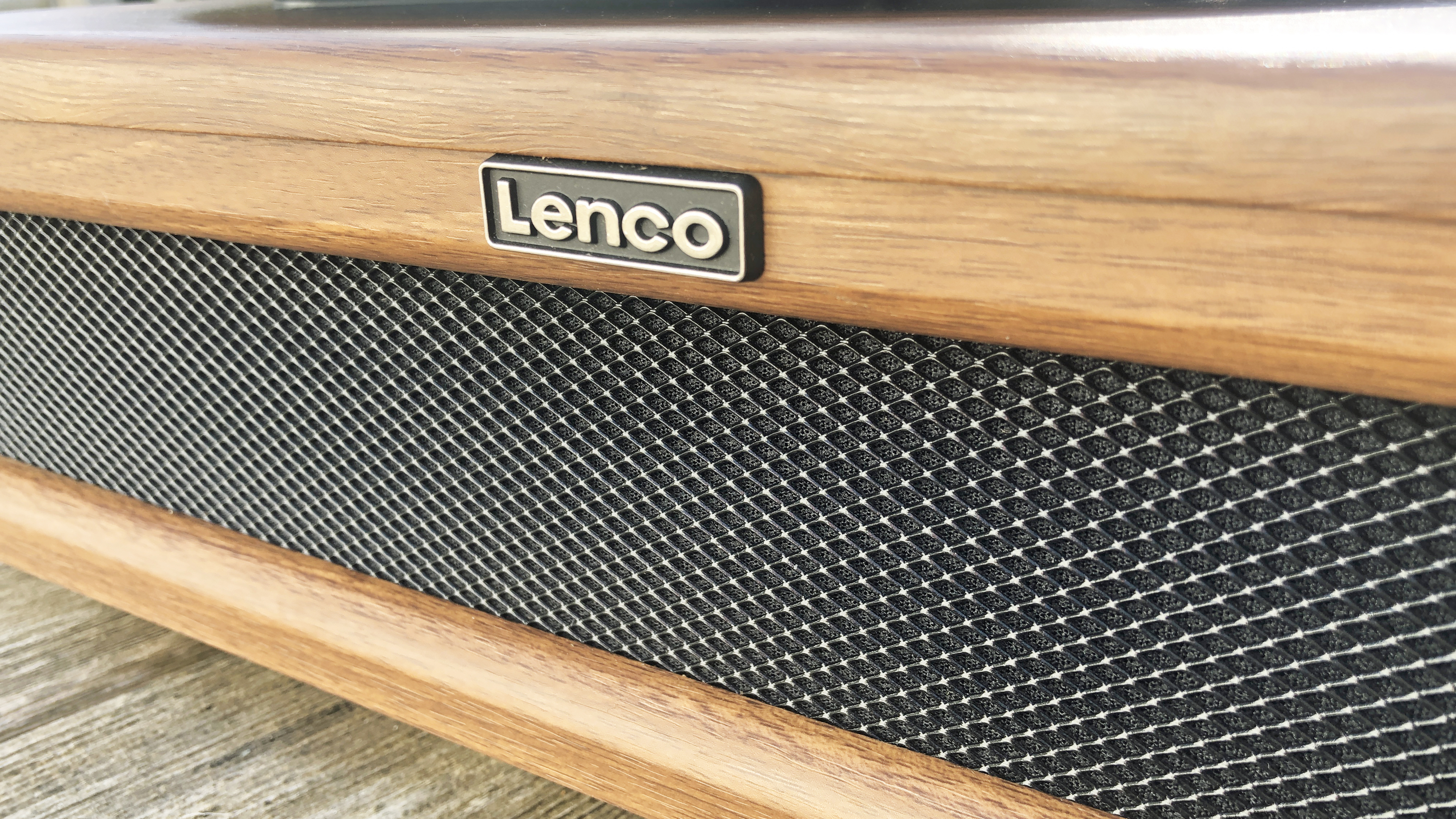the speaker grille on the lenco ls-410 turntable