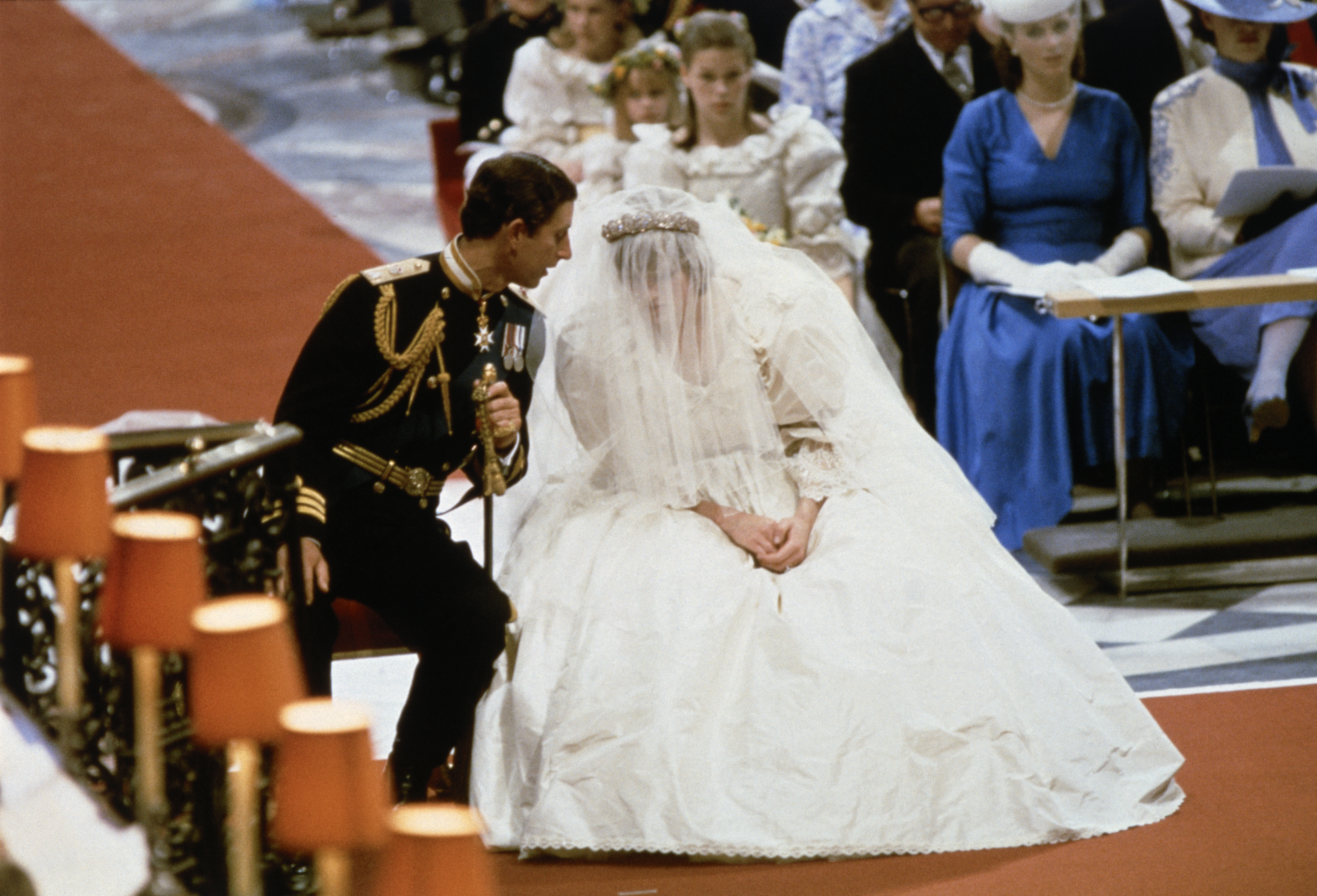Kate Middleton and Princess Diana's Wedding Dresses Both Had 1 Touching  Detail That No One Ever Saw