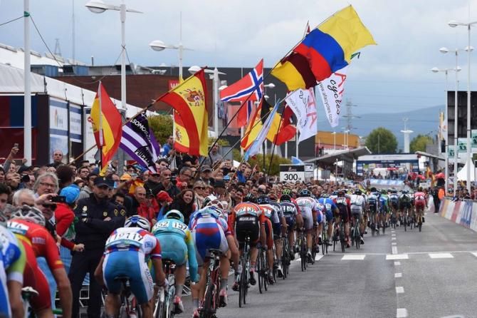 Lots of support for the international peloton