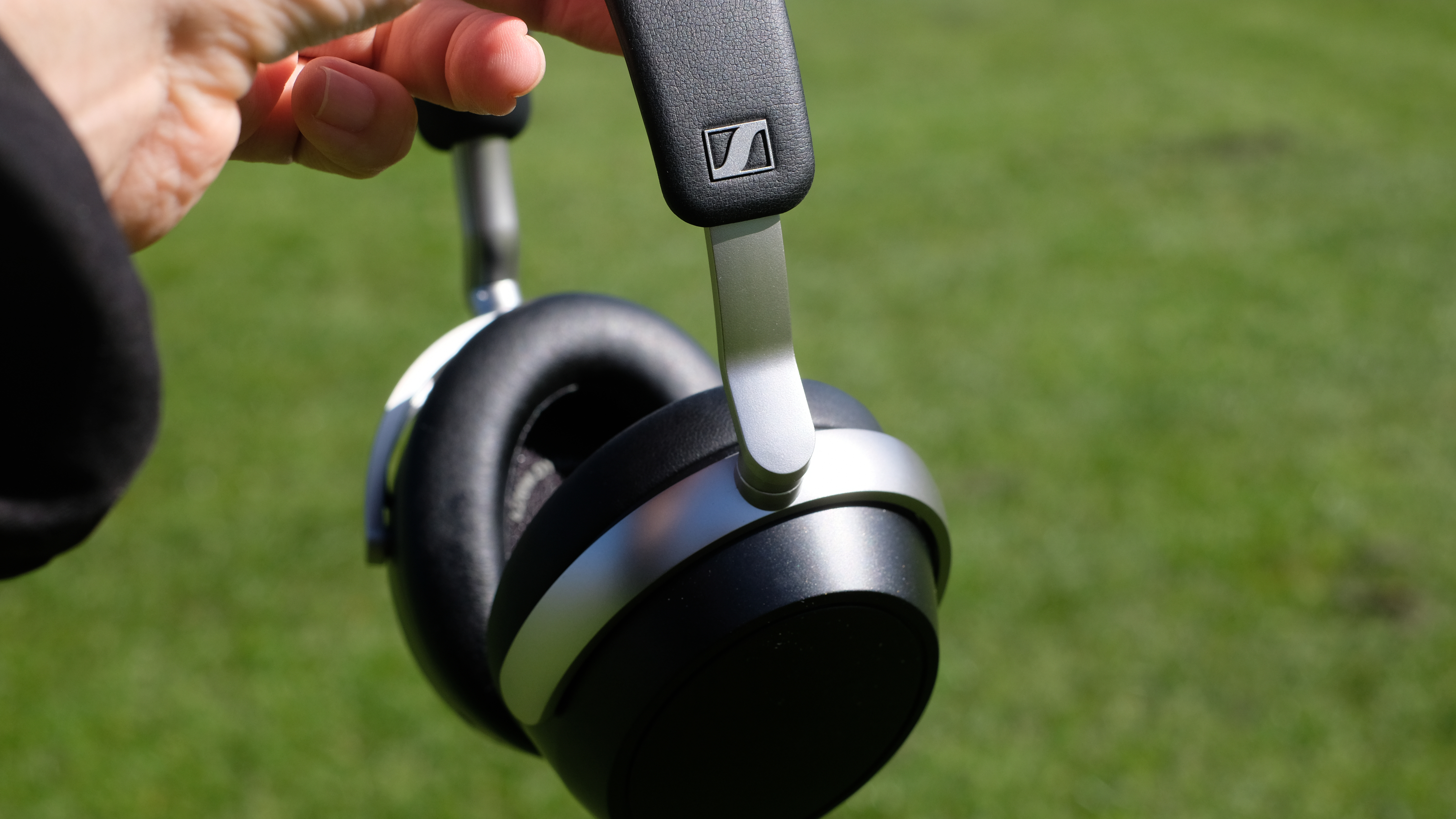 Photograph of Sennheiser HDB 630 headphones