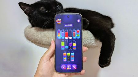 Casual Android game on Pixel 10 Pro