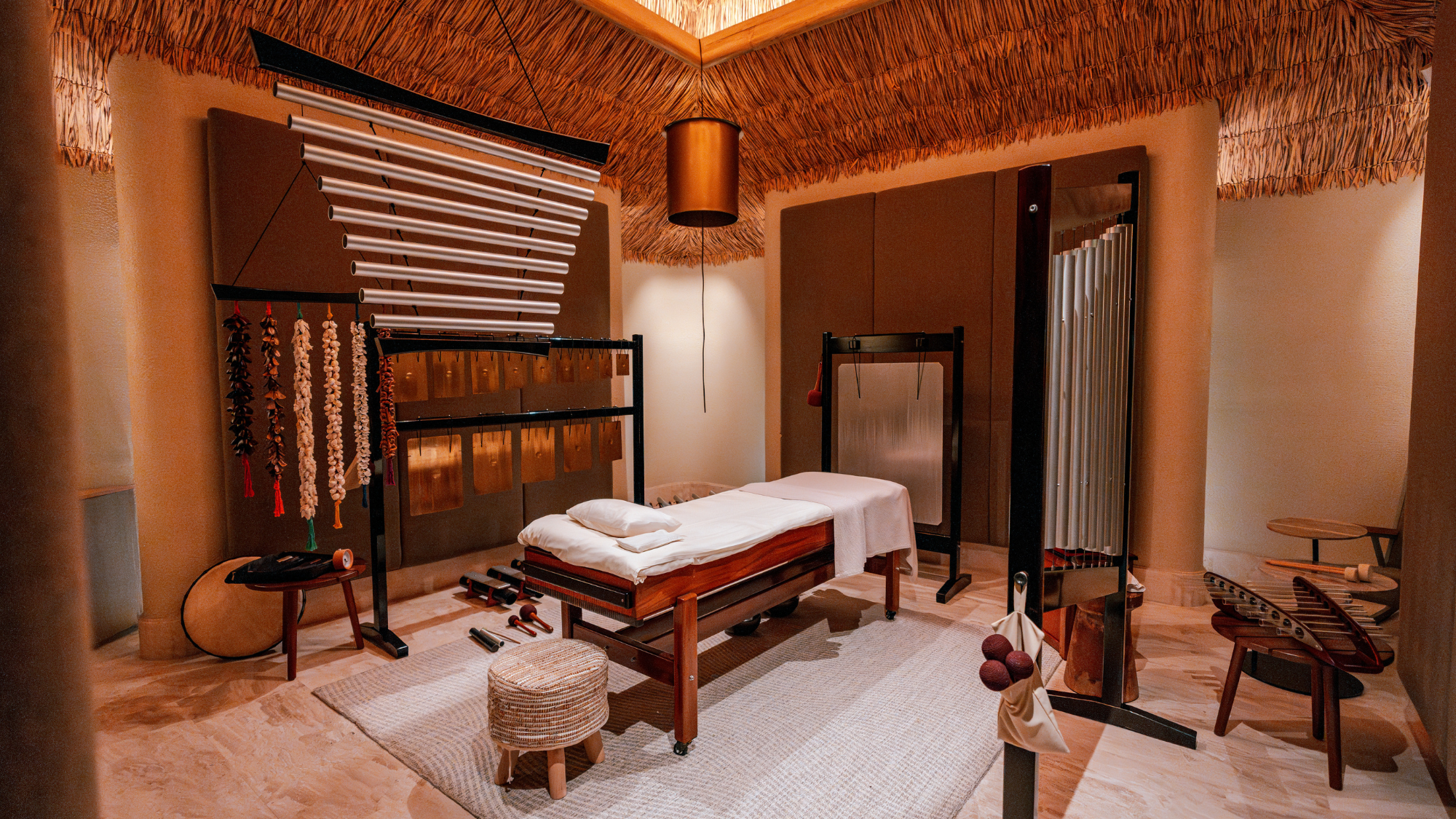 Joali Being spa treatment room