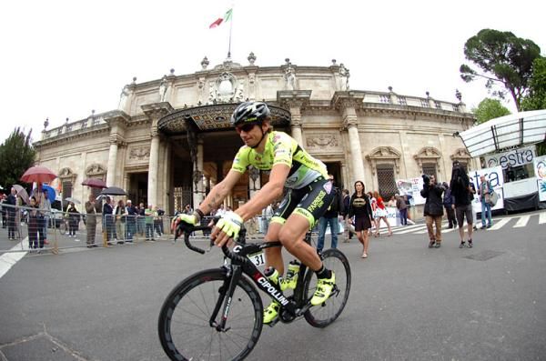 One day after winning the GP Industria &amp; Artigianato - Larciano, Filippo Pozzato lined up at the Giro della Toscana.