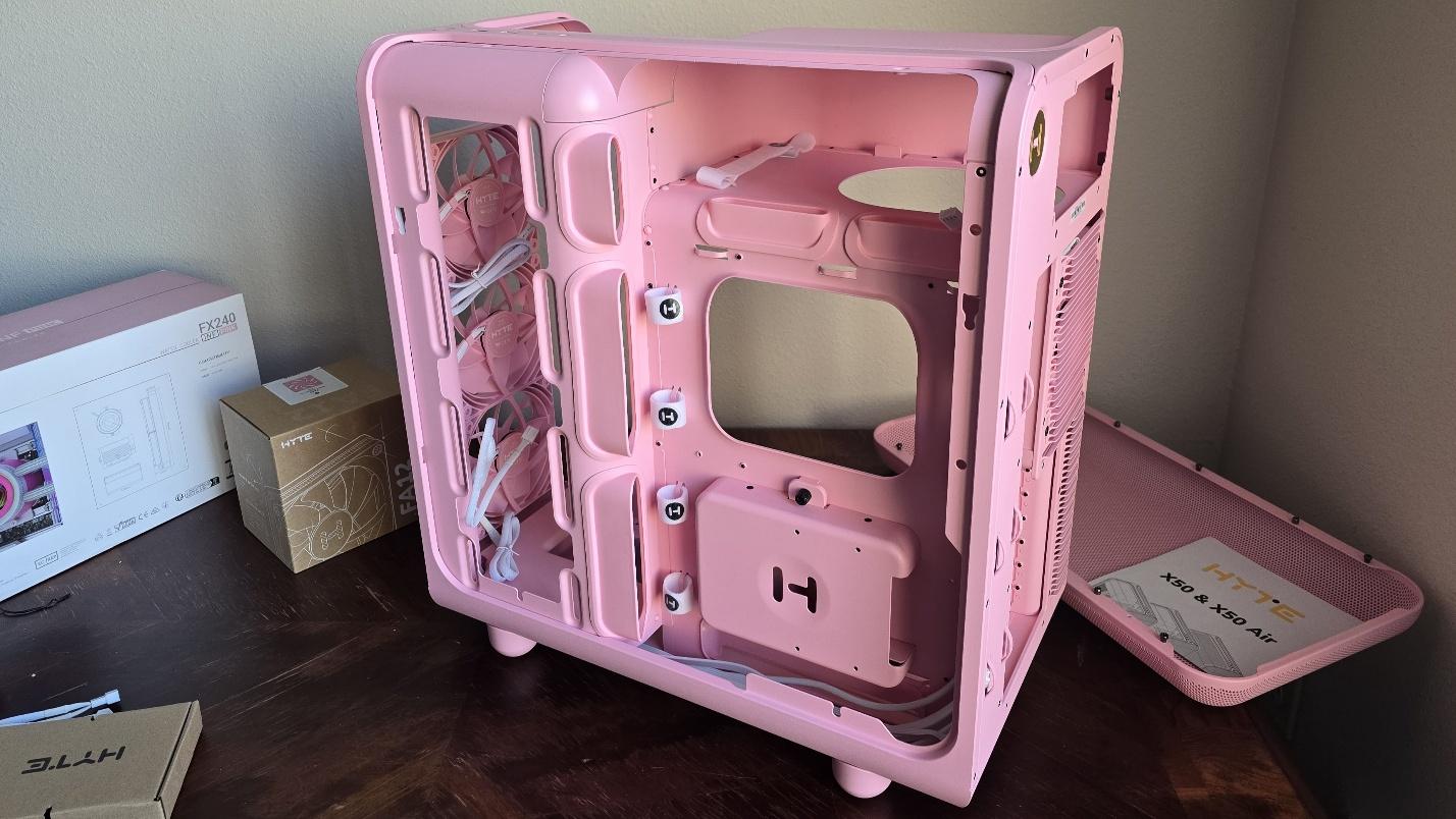 Hyte X50 Case