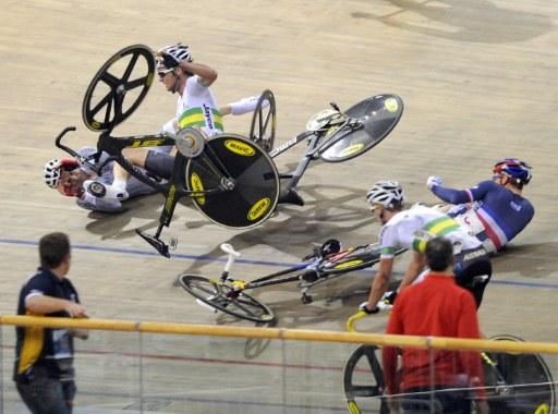 Riders crash heavily during the Madison final.