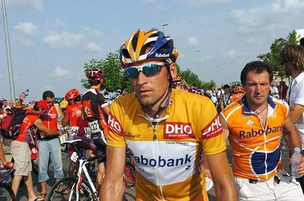 Denis Menchov (Rabobank) rolls in.