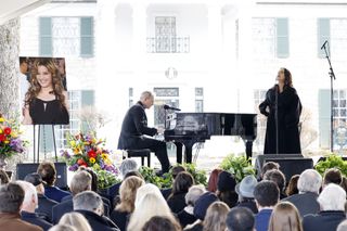 Lisa Marie's funeral included a performance from Alanis Morisette