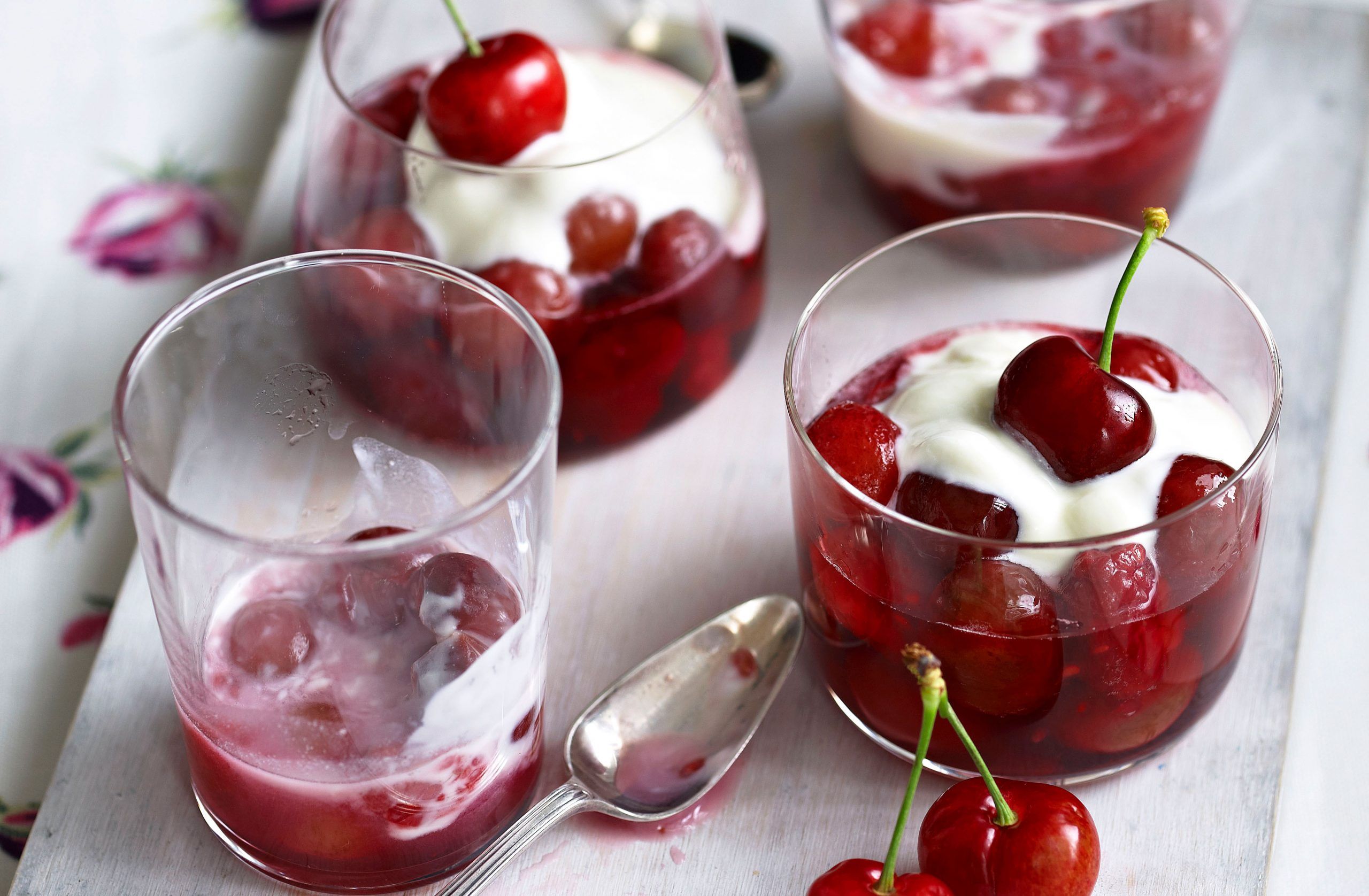 Compote Rave Cherry and raspberry compote | British Recipes | GoodtoKnow
