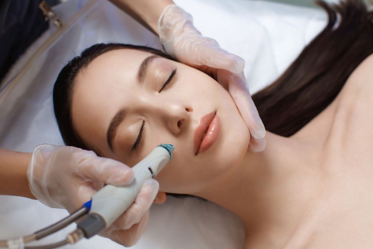 Woman having a Hydrafacial