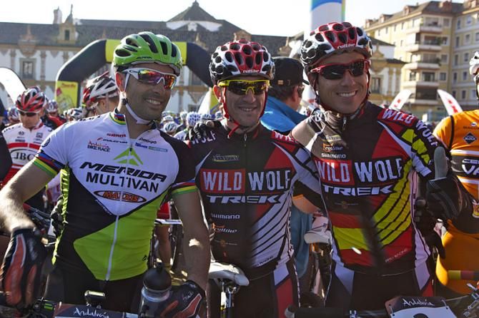 Jose Hermida, Carlos Coloma and Sergo Mantecon pose at the start