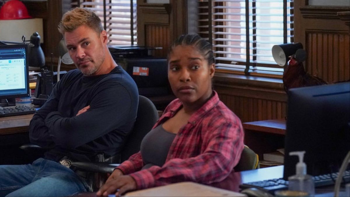 Patrick John Flueger and Toya Turner in Chicago P.D. Season 12x06