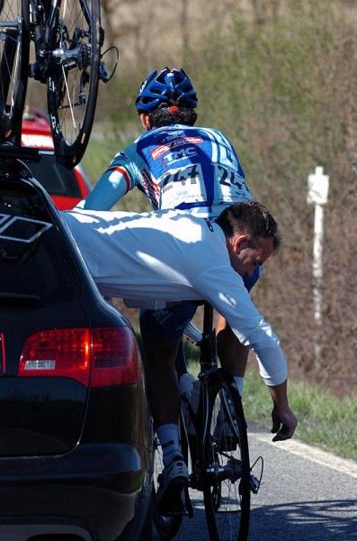 Daniele Nardello (Fuji-Servetto) gets service.