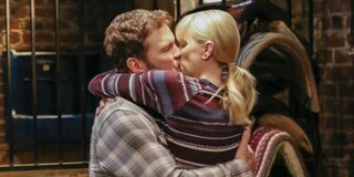 Anna Faris and Chris Pratt in Mom