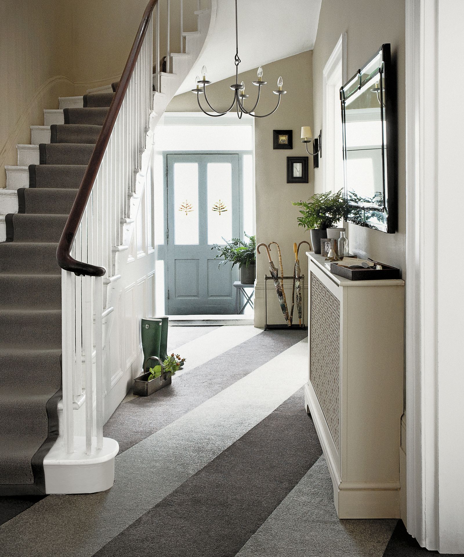 Hallway carpet ideas: 10 tips for cozy, welcoming flooring | Homes ...