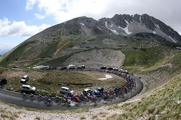 Riders navigate the spectacular Monte Terminillo region.
