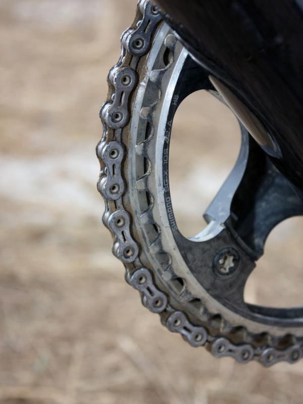 The wide-range cassette is matched to tightly spaced chainrings.