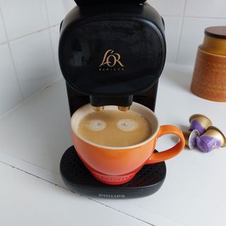 L'Or barista coffee machine with two spouts
