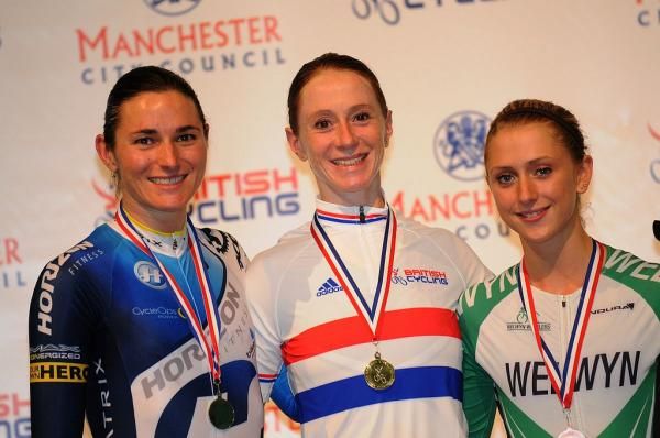 The women's individual pursuit podium, Wendy Houvenhagel won the title
