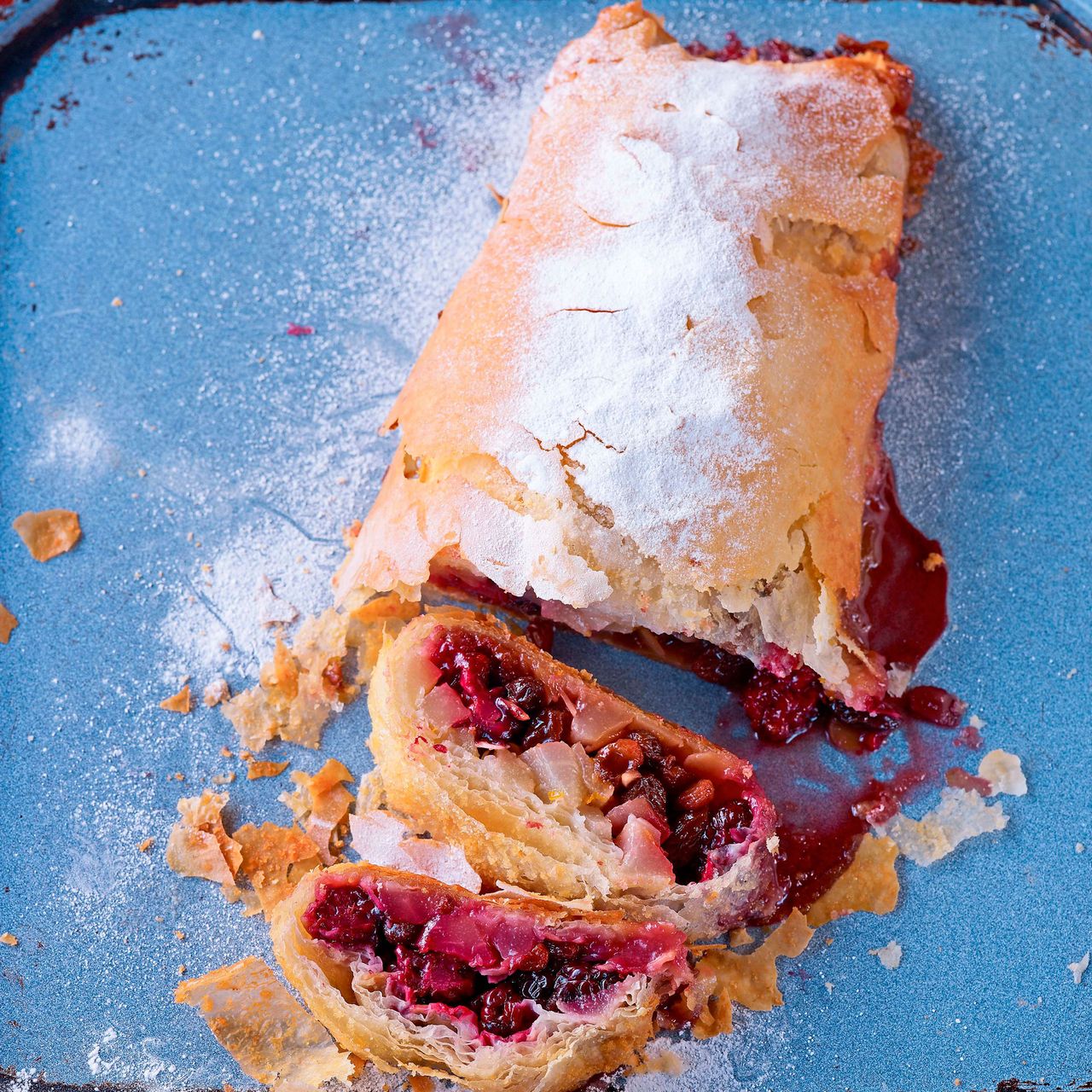 Blackberry and pear strudel paul hollywood photo