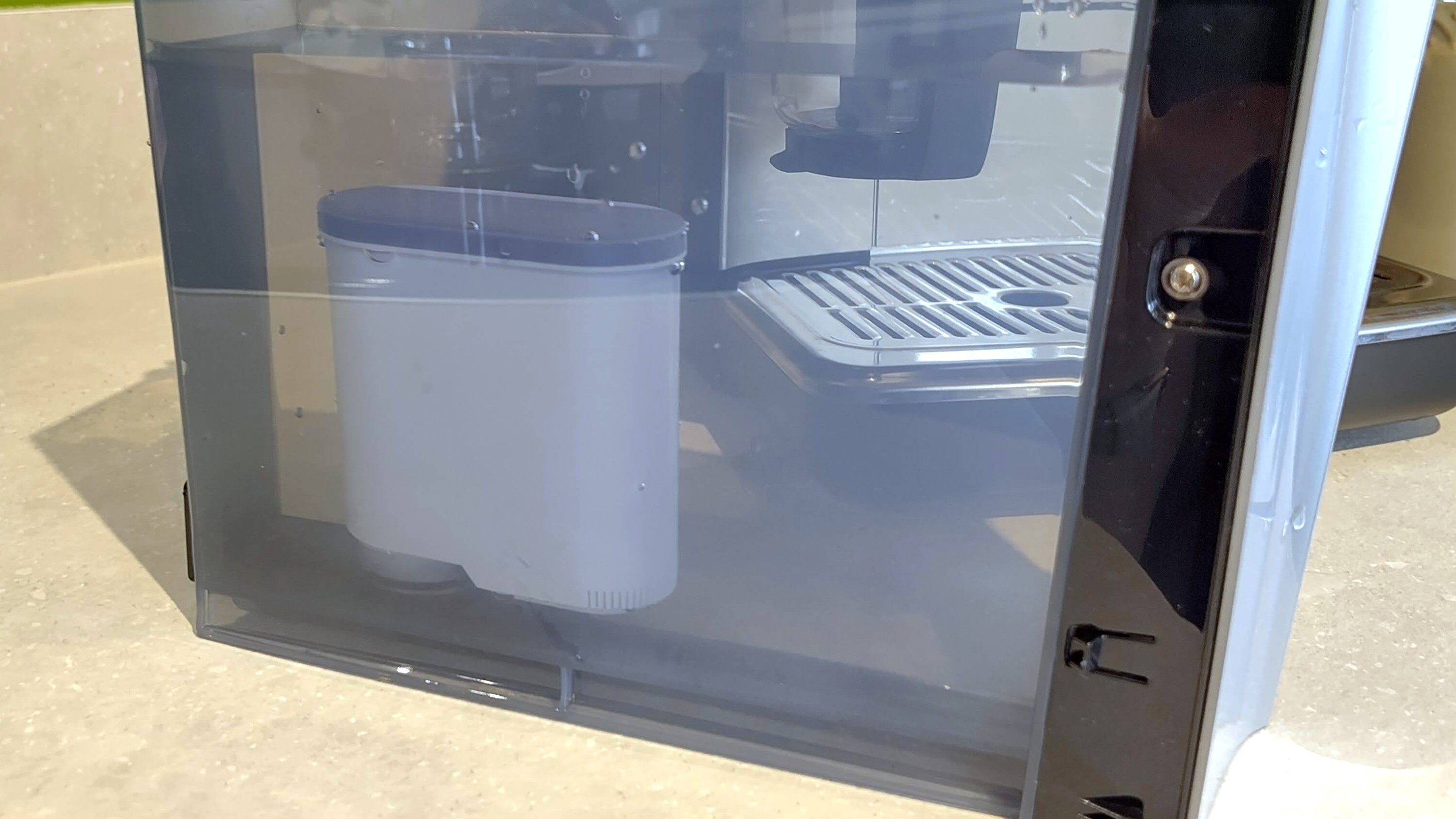 Philips LatteGo 5500 Series water tank with filter installed