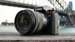 Panasonic rolls out Lumix firmware updates for 6 full-frame cameras, 4 S Pro lenses and apps