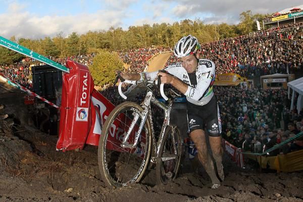 Niels Albert (BKCP-Powerplus) in the deep Zonhoven sand
