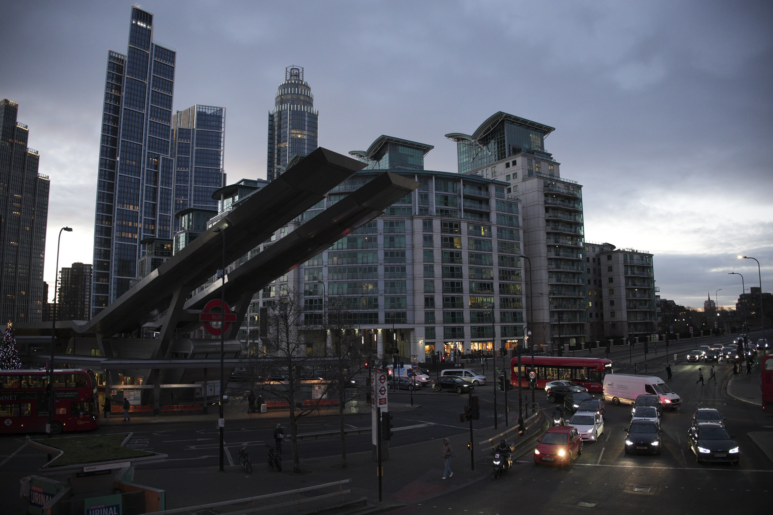 A test shot taken with the Sigma 17-40mm f1.8 DC Art lens to show its handling of buildings and backlighting in London