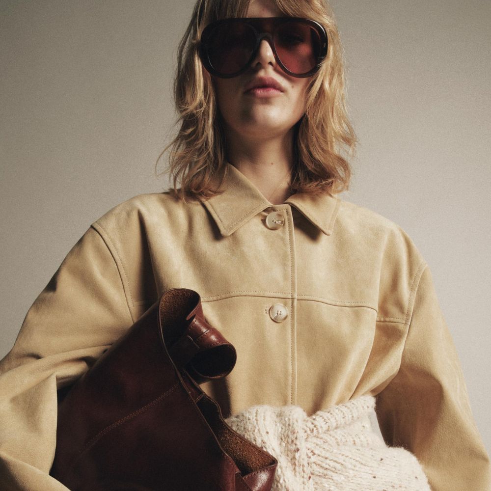 model wearing zara jacket