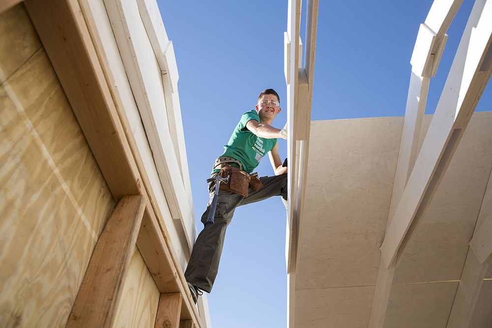 Novo Nordisk bond over building homes for poor families in Rosarito, Mexico.