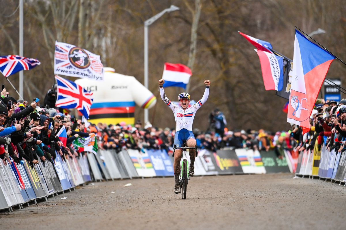 Zoe Backstedt celebrates her under 23 cyclocross world title