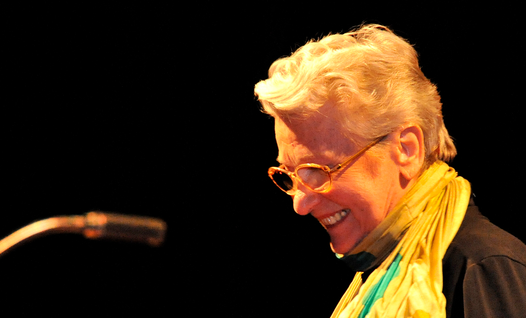 Eliane Radigue's concert during the festival Presences electronics, 2011