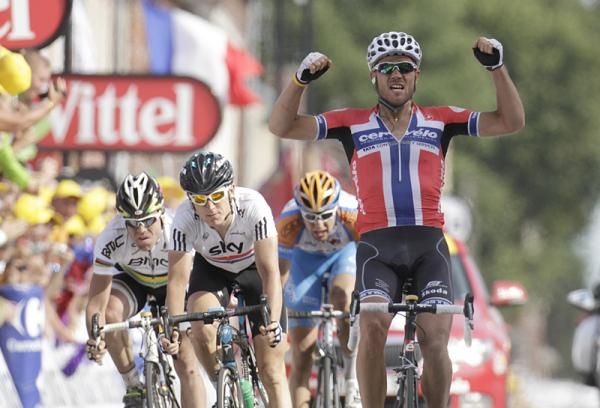 Thor Hushovd (Cervelo) takes the Tour de France's third stage in Arenberg.